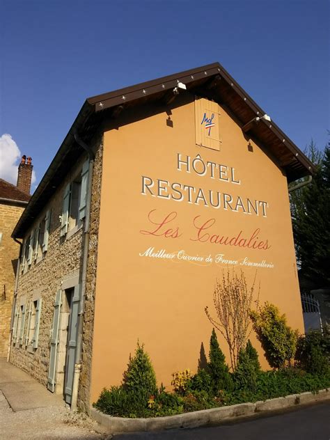 Foto della facciata dell'hotel Les Caudalies ad Arbois
