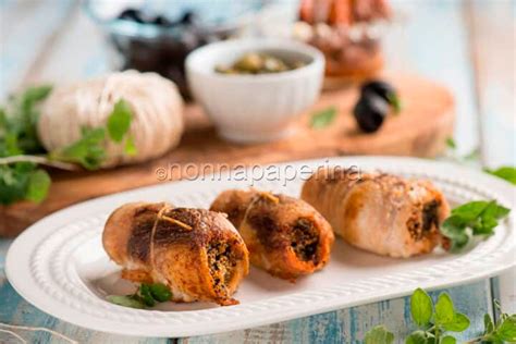 Ingredienti freschi per il ripieno degli involtini di branzino