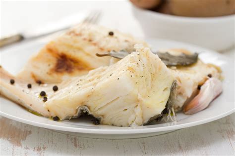 Ingredienti freschi per la preparazione dello stoccafisso