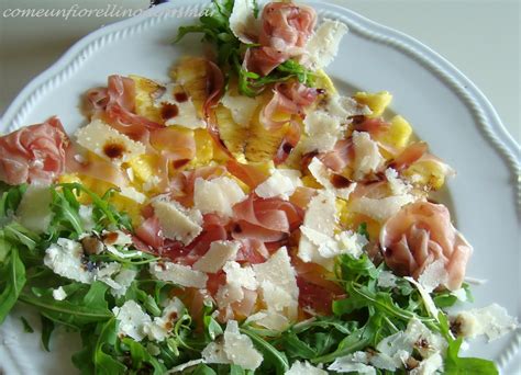 Immagine di carpaccio di ananas con speck e rucola