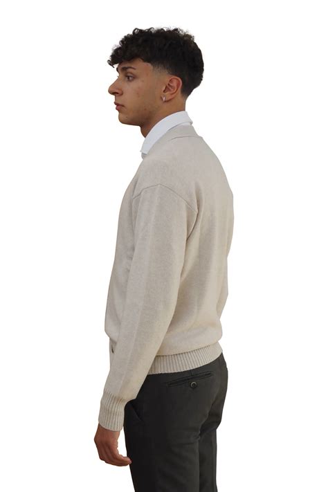 Esempio di un cardigan uomo in lana color panna con diverse texture