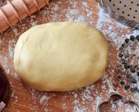 Immagine di un impasto per biscotti vegani in una ciotola