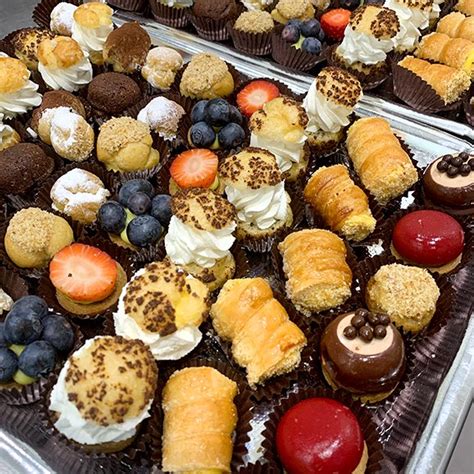 esposizione di monoporzioni e mignon alla Carlotteria