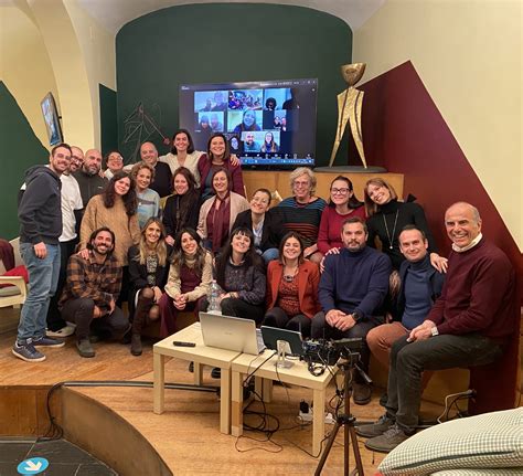Foto d'archivio di Massimo Fagioli in un contesto clinico o accademico