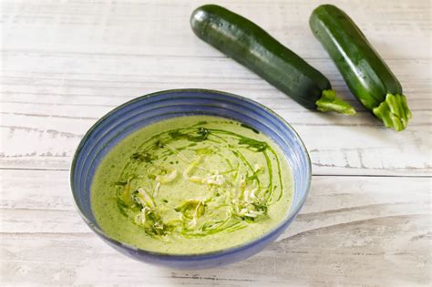Ingredienti freschi per la vellutata: zucchine e porri