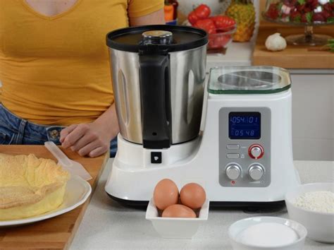 Robot da cucina per la preparazione della vellutata