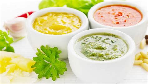 Composizione di diverse salse tradizionali per il bollito