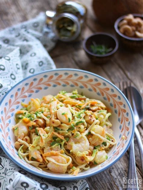 Curry di noodles al cocco