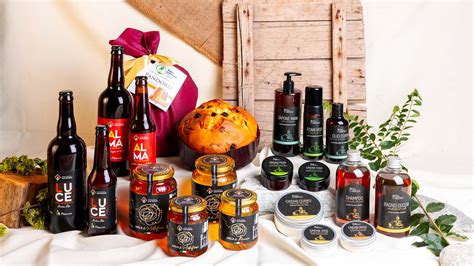 selezione di prodotti del monastero di Ettal, come liquori, birra e formaggio