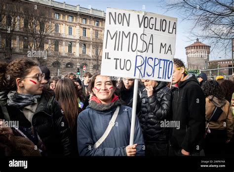 Manifestazione studentesca per i diritti all'istruzione.