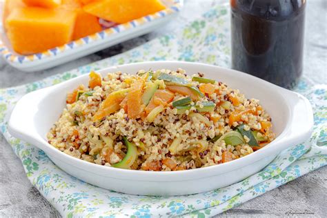 foto di un piatto con bulgur, verdure miste e pollo