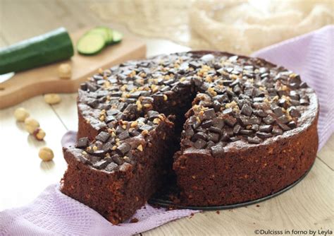 Torta di zucchine e cioccolato soffice e invitante