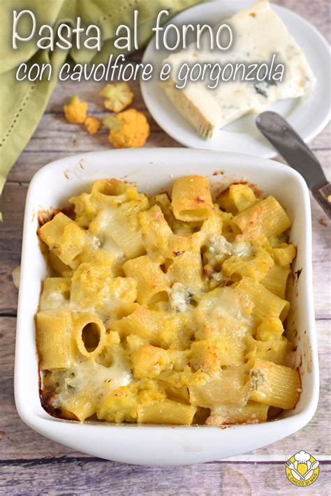 sequenza fotografica della preparazione della pasta al forno con cavolfiore