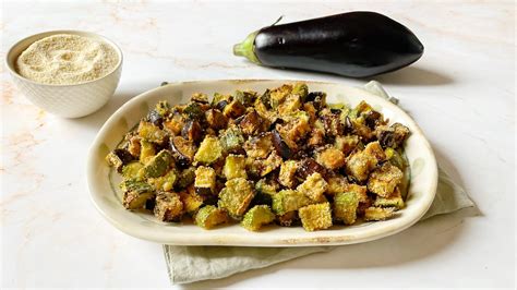 Verdure fresche come melanzane e zucchine pronte per essere utilizzate in cucina