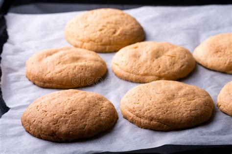 Biscotti light su una teglia da forno