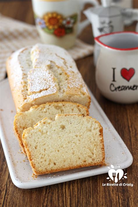 Immagine di un plumcake soffice con albumi