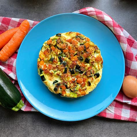 Immagine di una frittata di albumi soffice con verdure