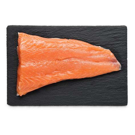 Dettaglio del filetto di salmone fresco con la sua texture
