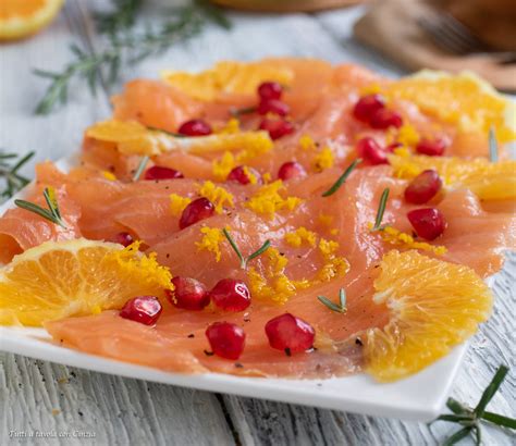 Ingredienti per il ripieno: finocchio tagliato a cubetti, salmone affumicato a pezzetti e foglie di aneto fresco.