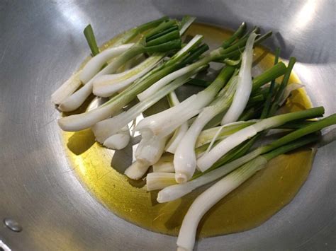 Ingredienti per le tagliatelle con le cipolle