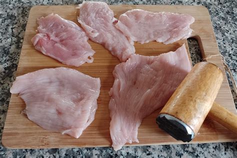 Fettine di tacchino pronte per essere preparate