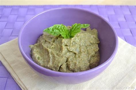 infografica con i passaggi per preparare la crema di melanzane