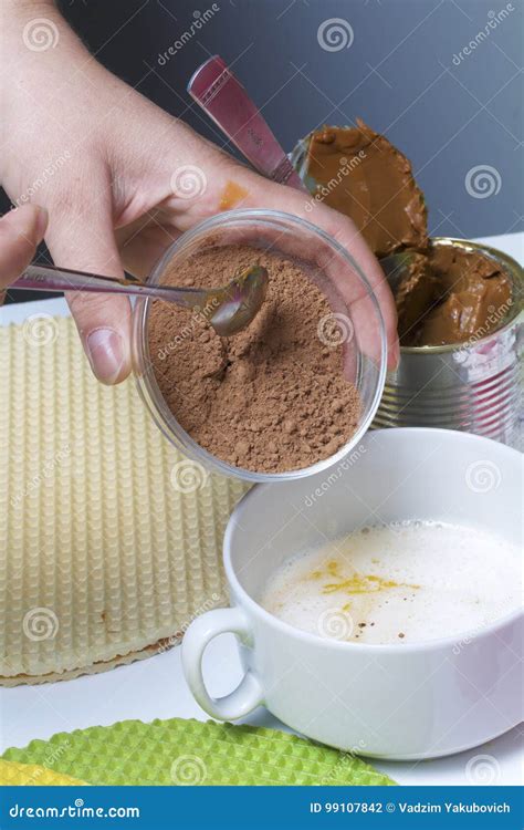 latte condensato e cioccolato bianco fusi