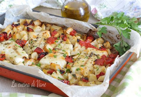 Merluzzo al cartoccio con patate e pomodorini