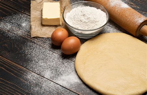 Immagine della pasta frolla stesa e pronta per essere utilizzata per la crostata.