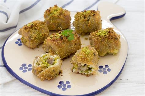 impiattamento involtini di carne al pistacchio e speck