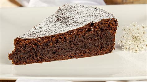 Immagine di una tortiera conica per la Torta Caprese.