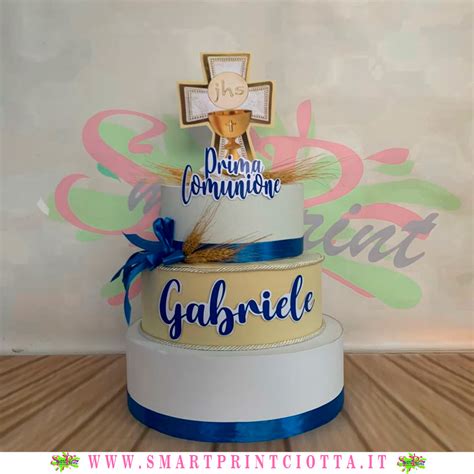 Esempio di un biscotto decorato a tema Prima Comunione, realizzato con una formina.