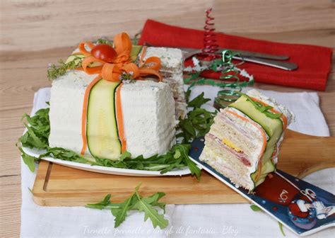 torta tramezzino decorata con vari ingredienti