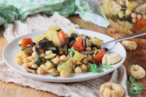 Composizione di un ripieno vegetariano con ceci e verdure