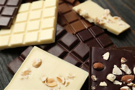 Schema comparativo del contenuto di cacao e zuccheri in diversi tipi di cioccolato