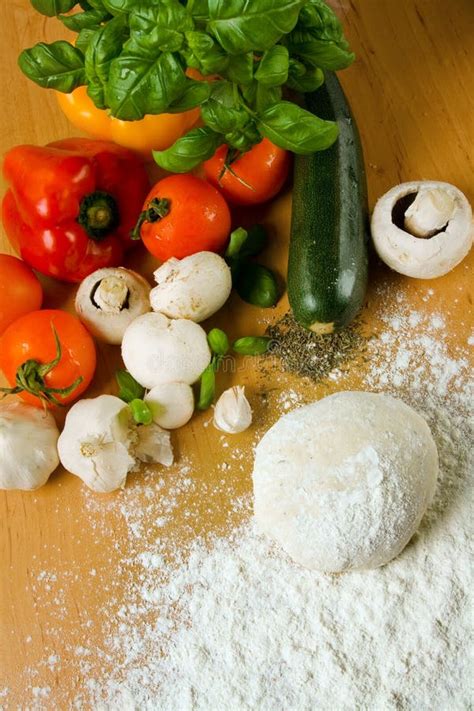 Ingredienti freschi e colorati per la pizza
