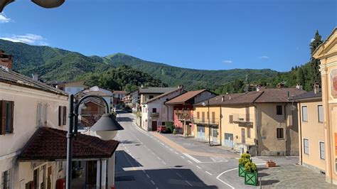 Vista panoramica della zona di Lurisia con la pineta circostante l'edificio di stagionatura