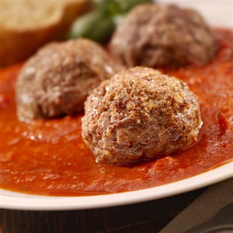 Bocconcini di BonRoll AIA in salsa di pomodoro e origano