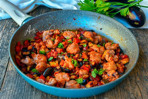 salsiccia piccante in padella con verdure