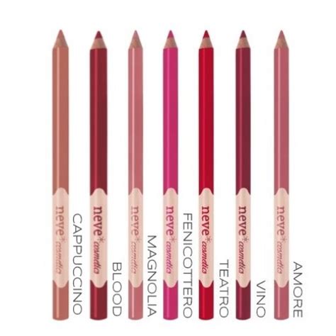 Due matite labbra Neve Cosmetics, una di colore rosa acceso (Amore) e l'altra di colore nude/beige (Psiche)