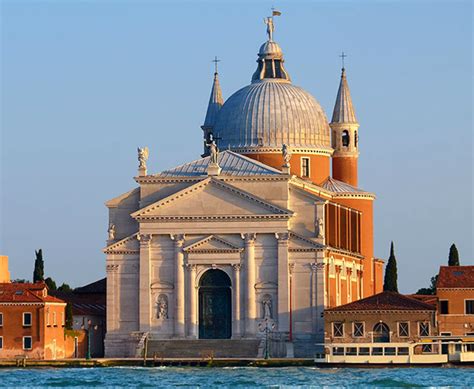 Dettaglio della facciata della Basilica del Redentore