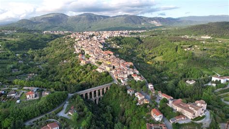 Mappa che indica Isernia e le aree del Molise interessate dagli eventi carnevaleschi