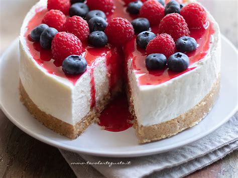 Cheesecake fredda con ricotta e frutti di bosco
