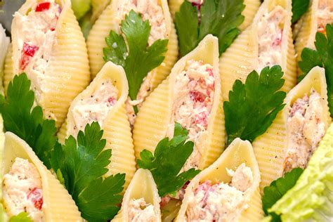 Conchiglioni ripieni pronti per essere infornati
