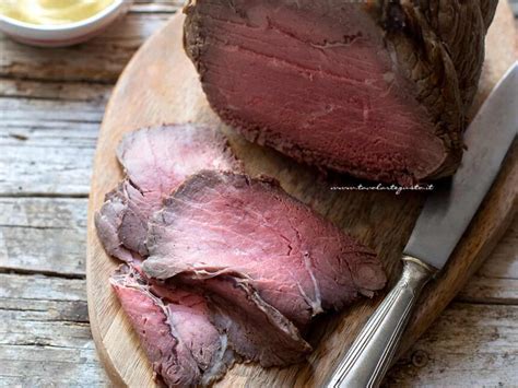 ingrediente principale: un taglio di carne di manzo per roast beef