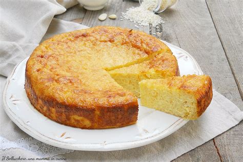 Illustrazione di una torta di riso tradizionale bolognese, con una consistenza cremosa e dorata.