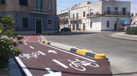 Veduta del lungomare di Cozze con la pista ciclabile