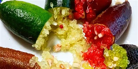 Galleria di immagini che mostrano le diverse varietà di finger lime e i loro colori interni
