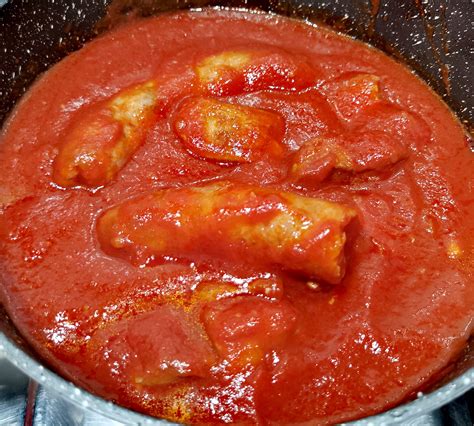 Infografica che illustra i passaggi per la preparazione del sugo di cavolfiore