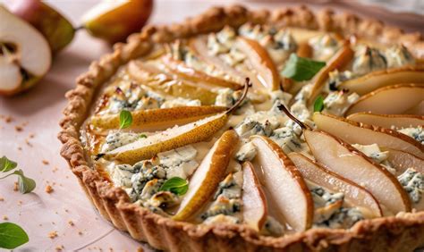 Assemblaggio della quiche con pere, formaggio e ripieno cremoso
